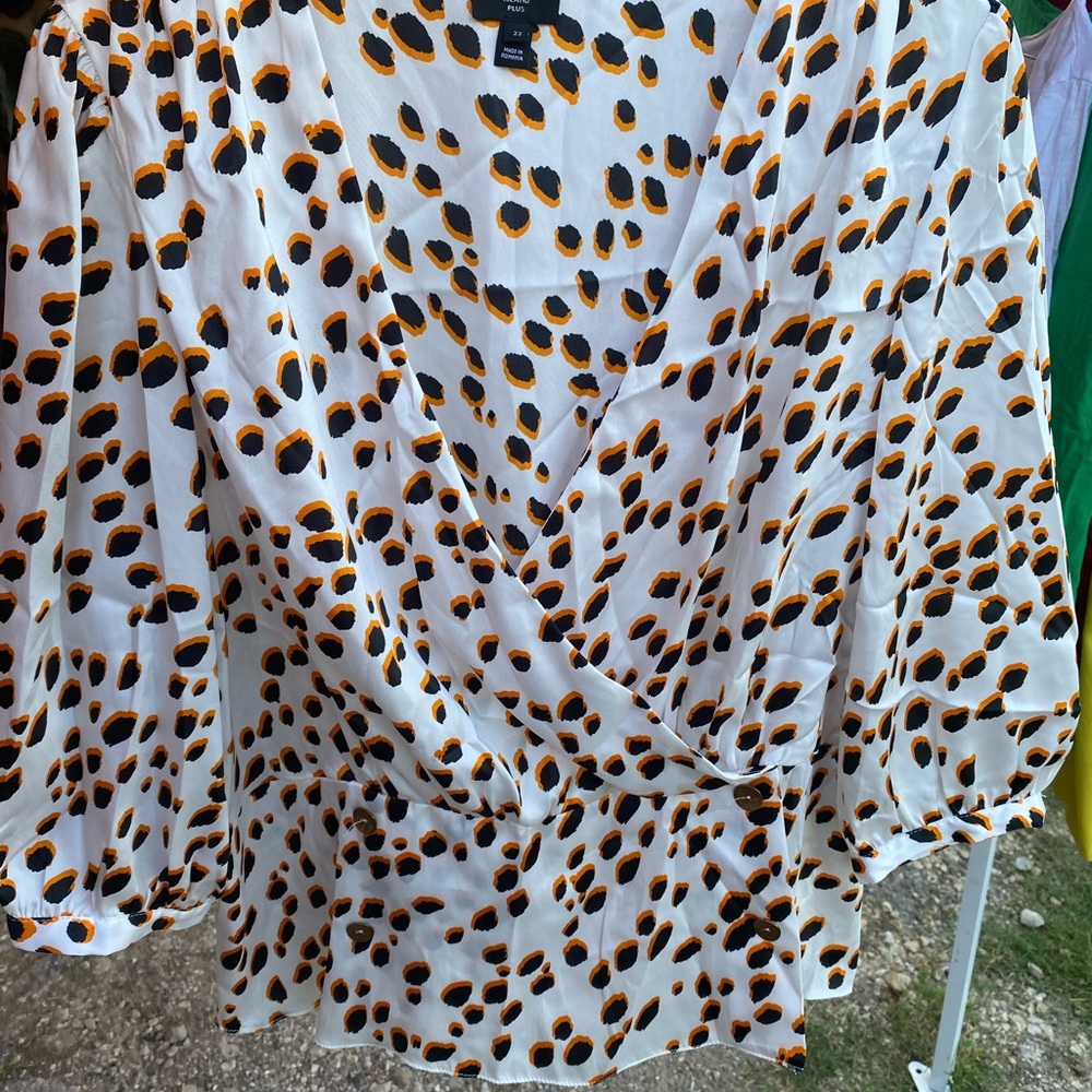 Animal Print / Safari Spotted Blouse SIZE 22